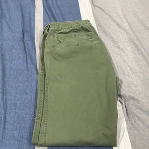 Aeropostale 30X30 Chino pants dark green